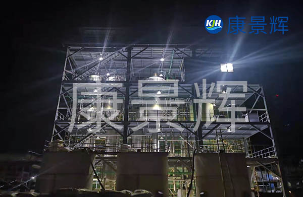 食品加工業(yè)對三效蒸發(fā)器的材質(zhì)和工藝的要求也高，對應(yīng)的三效蒸發(fā)器價格也會偏高一些，大約也得幾千萬左右。